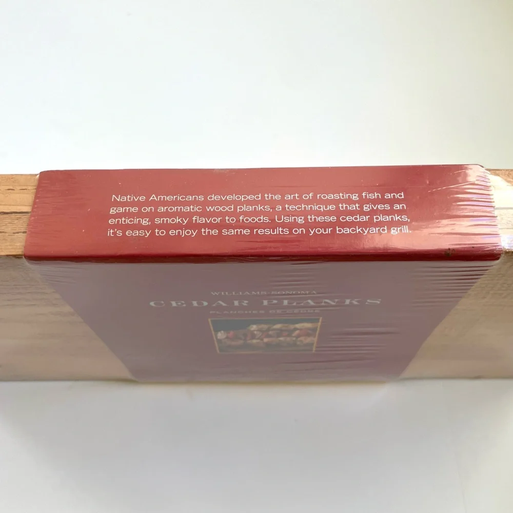 Williams Sonoma set of 4 Cedar Grilling Planks. Sealed, and NWT.